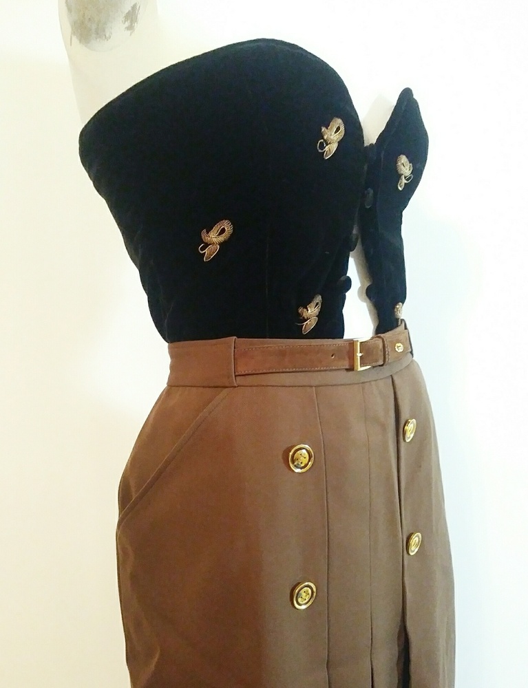 SOLD 🥰 Vintage GUCCI wool skirt - Picture 4 of 8